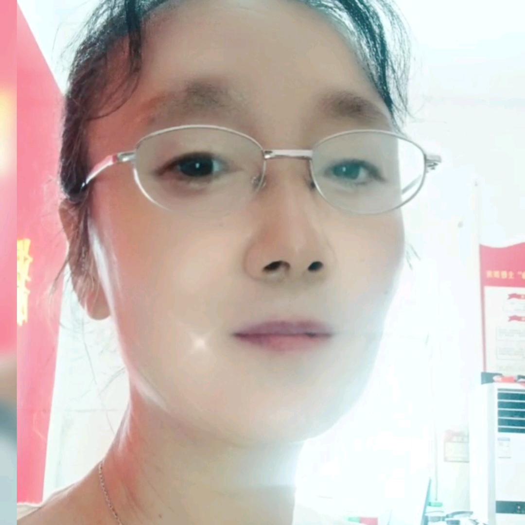 在水一方.