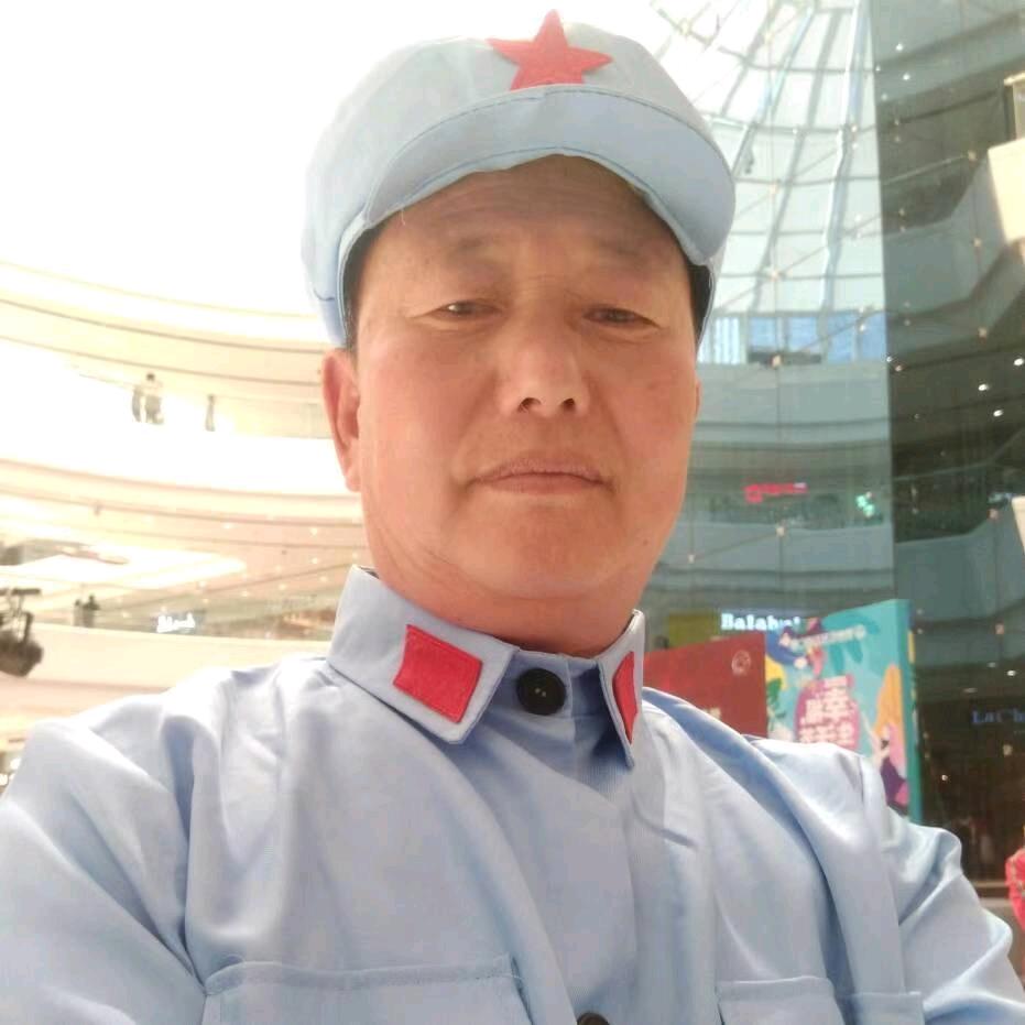 剪纸面塑师