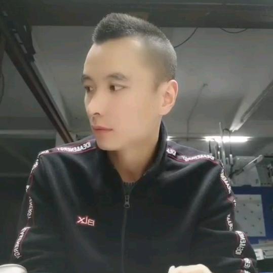 注塑成型小哥