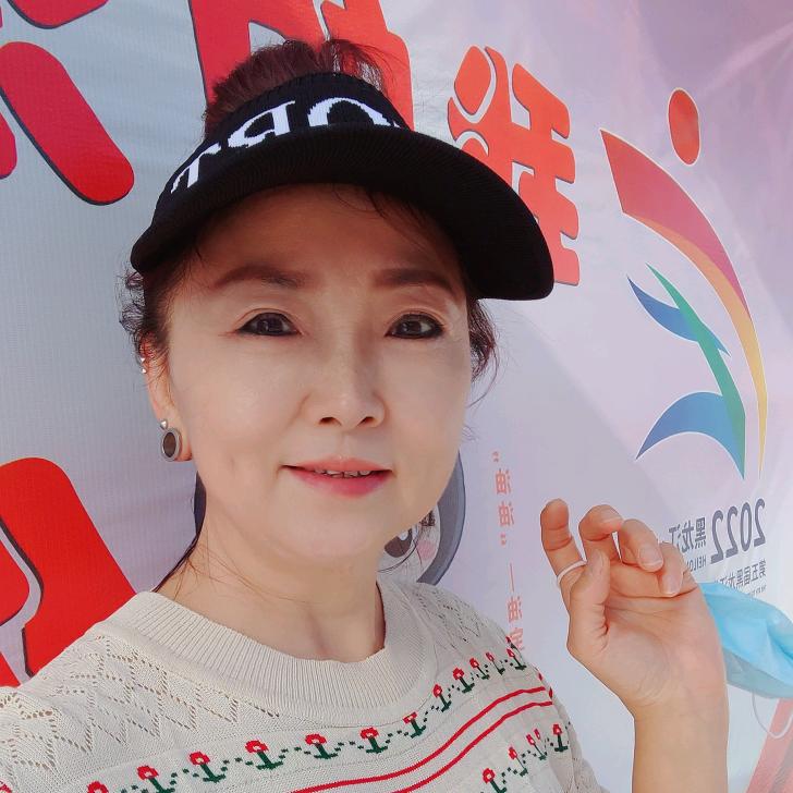 邓丽梅头像