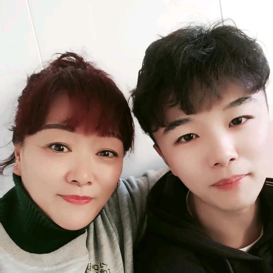 爱搞笑的梅