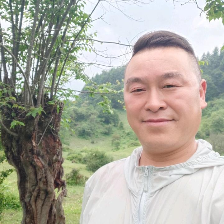 靠山居民宿，康养村落七号店兵哥