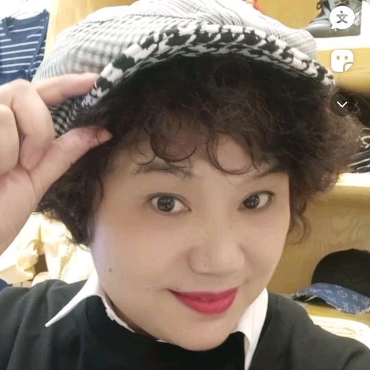 快乐大姐（手机摄影）