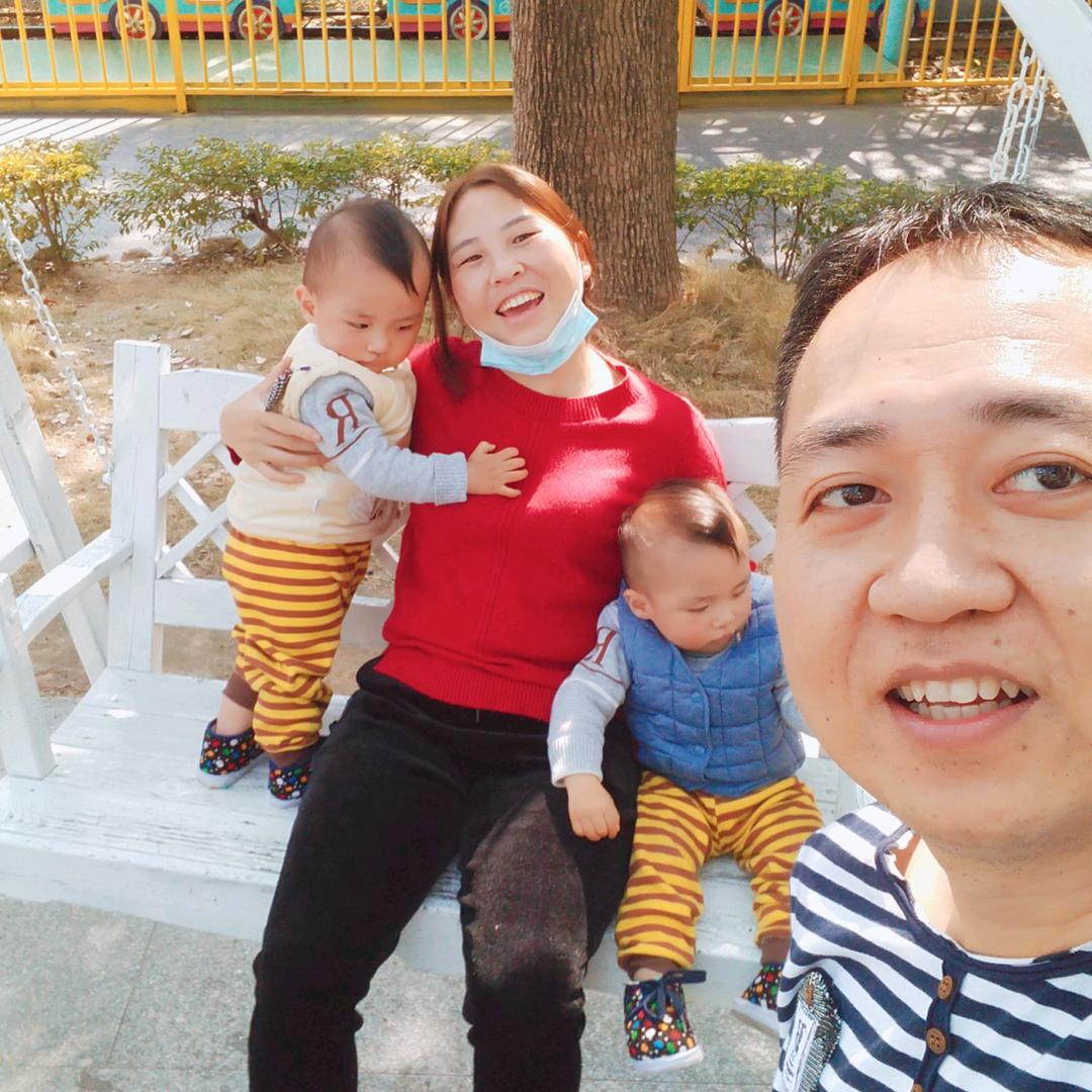 双胞胎的妈妈。