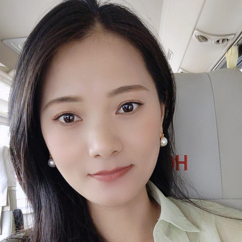 英子