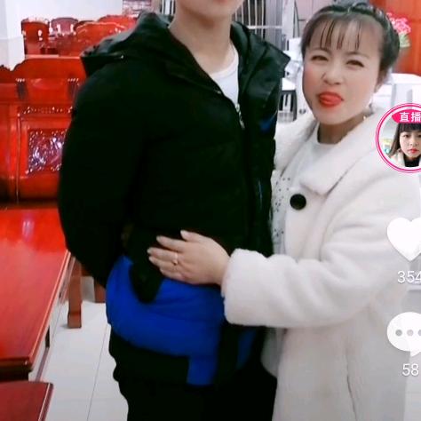 兴旺家具城老婆网红小短腿
