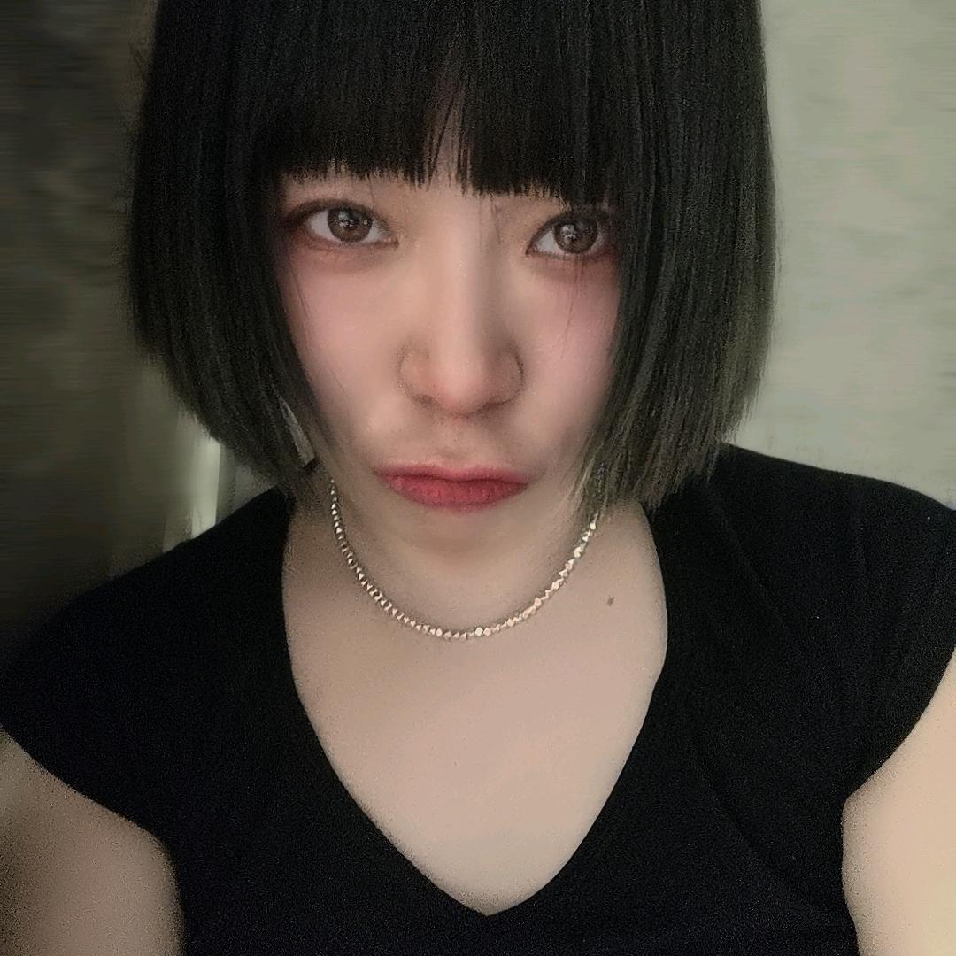 抽烟的妖精