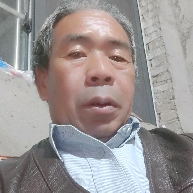 相爱一身，昭阳区火车站