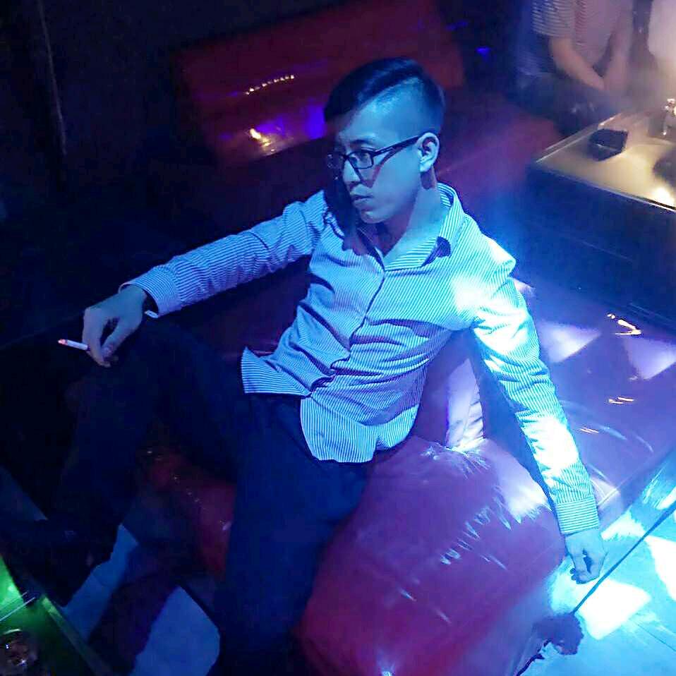 眼镜哥（不喝酒不会唱）