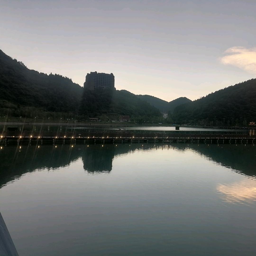 奋发涂墙