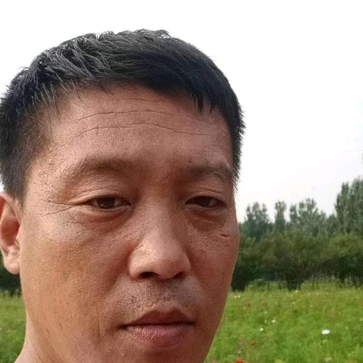 红伟