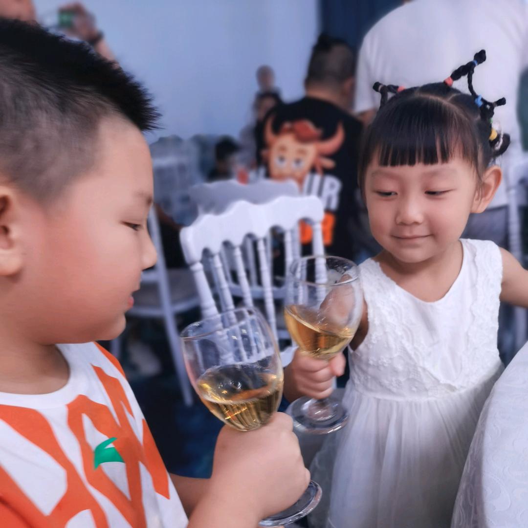 🌈🌈大脸猫爱吃鱼