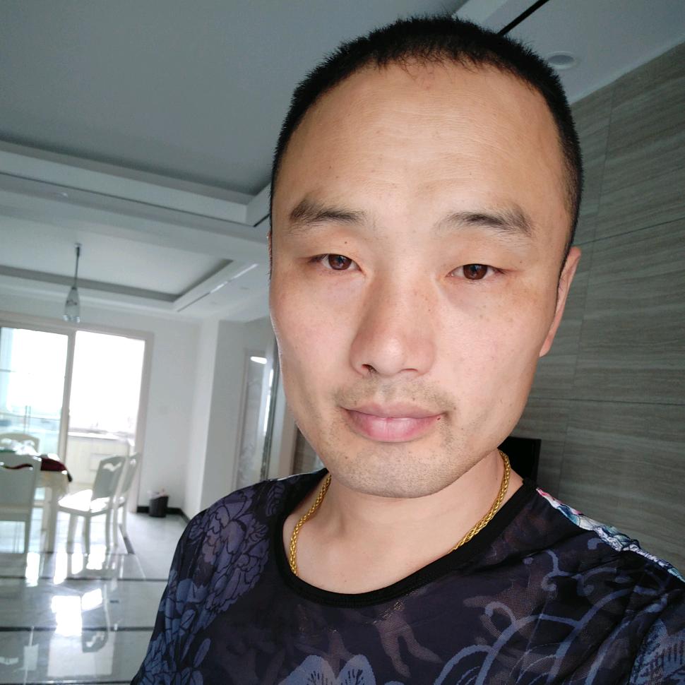 龚亮