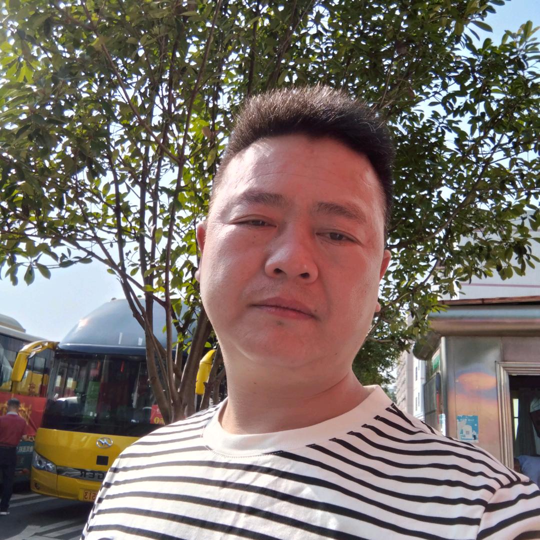 耒阳亚细亚瓷砖刘
