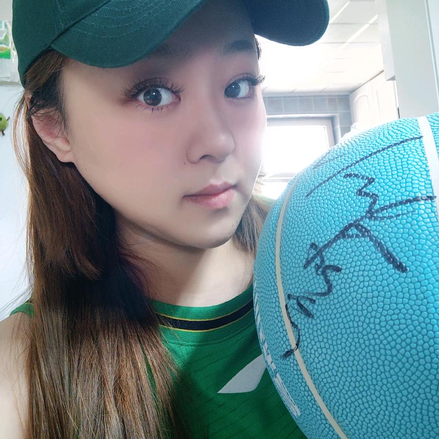 🏀          郭艾伦的绯闻女友