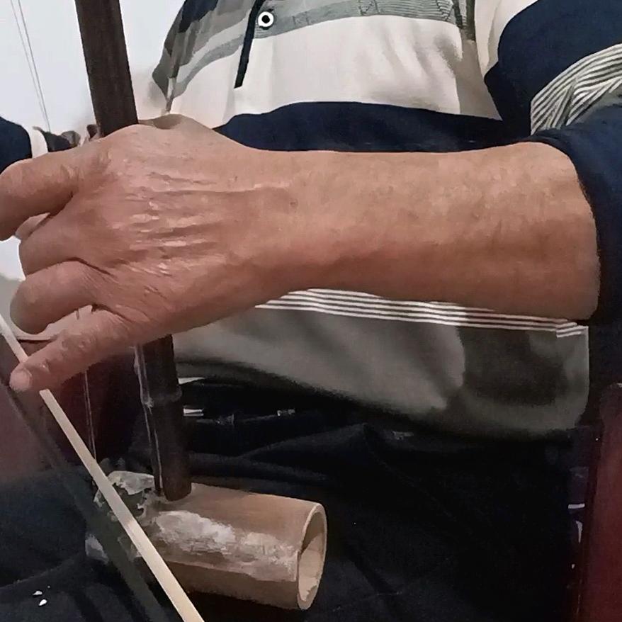 大胡子哥