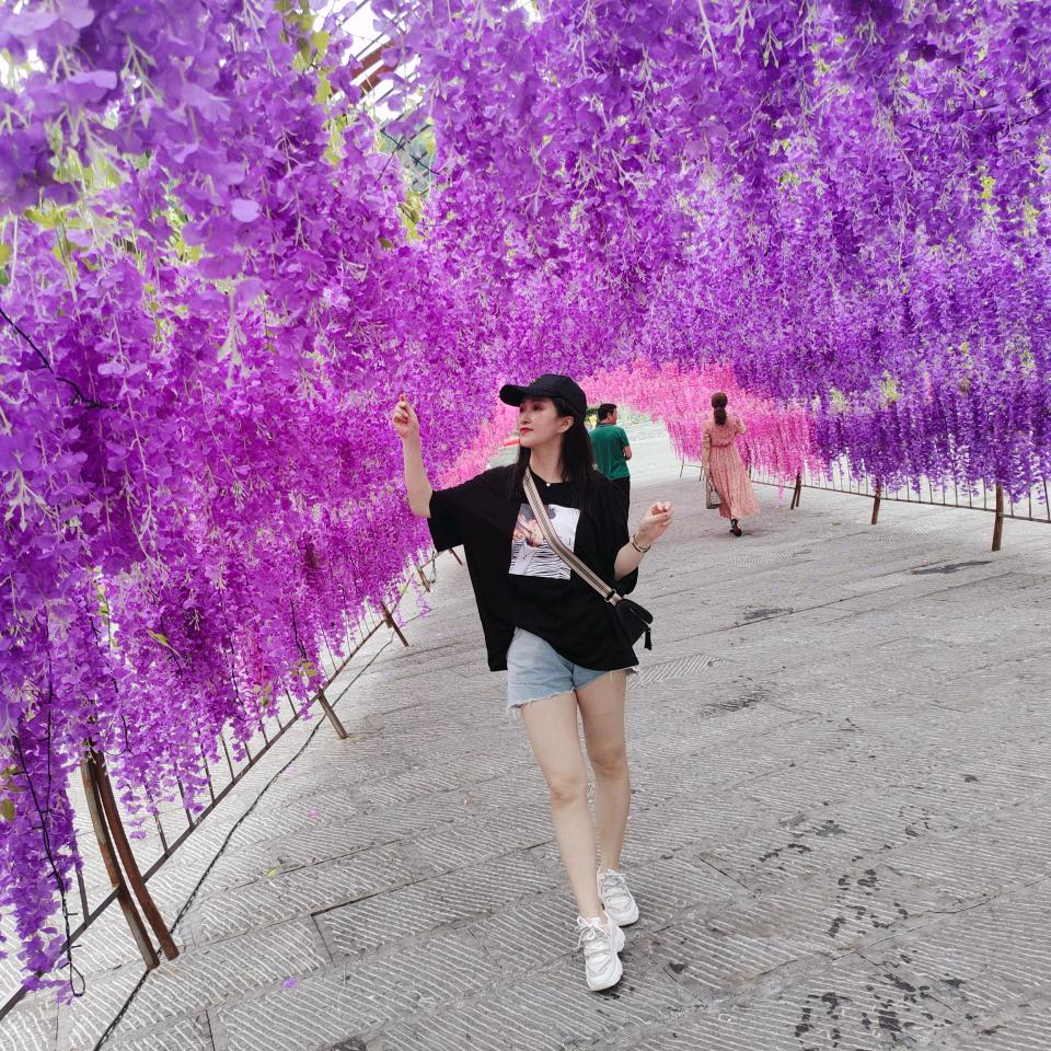 芳芳.