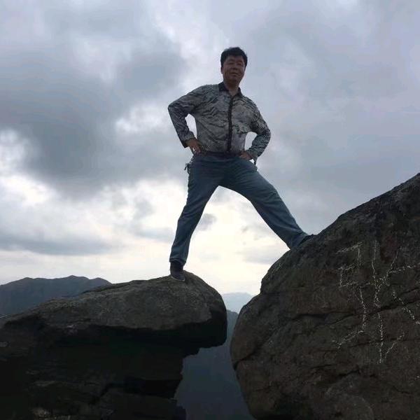 zhong雄