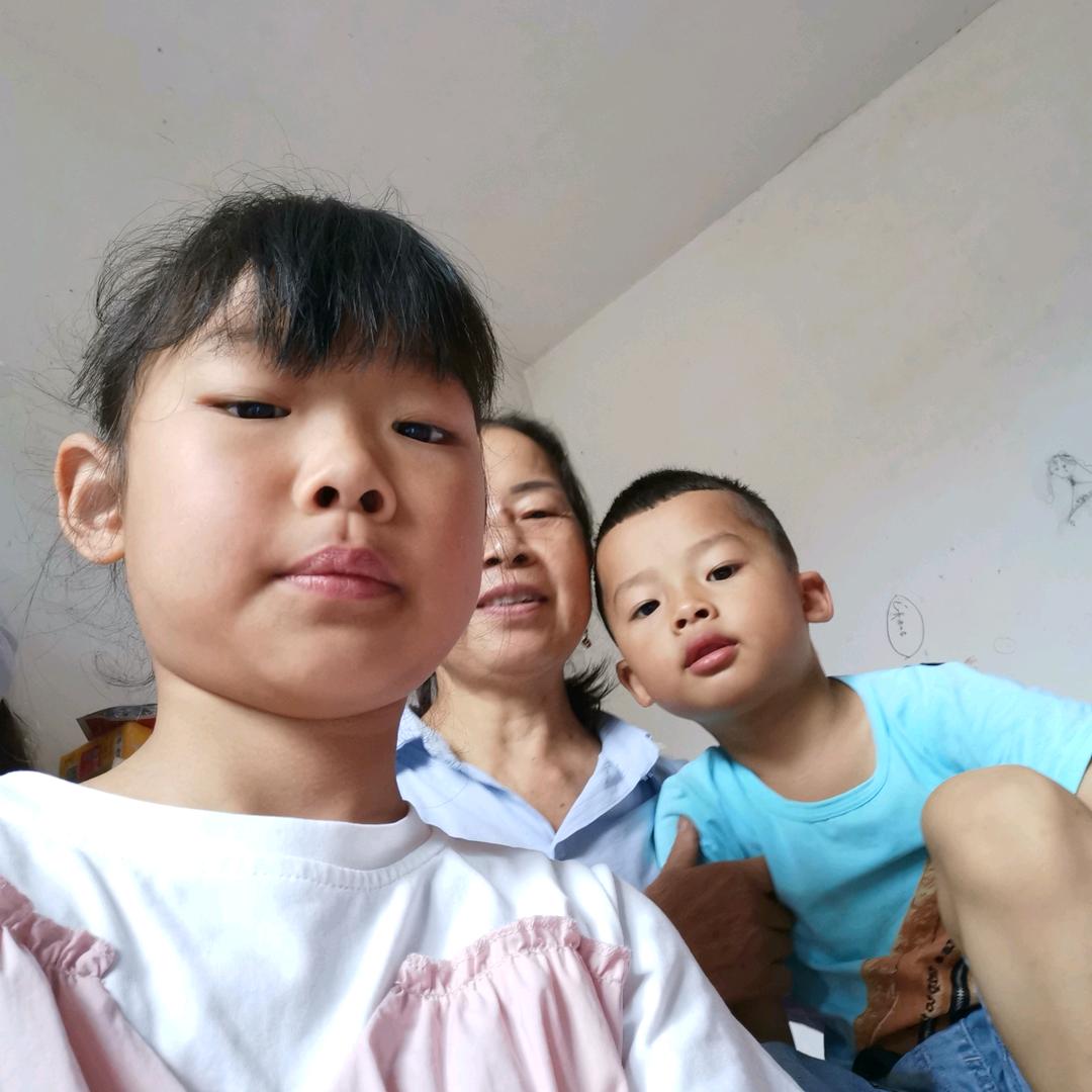 梁家幸福的奶奶