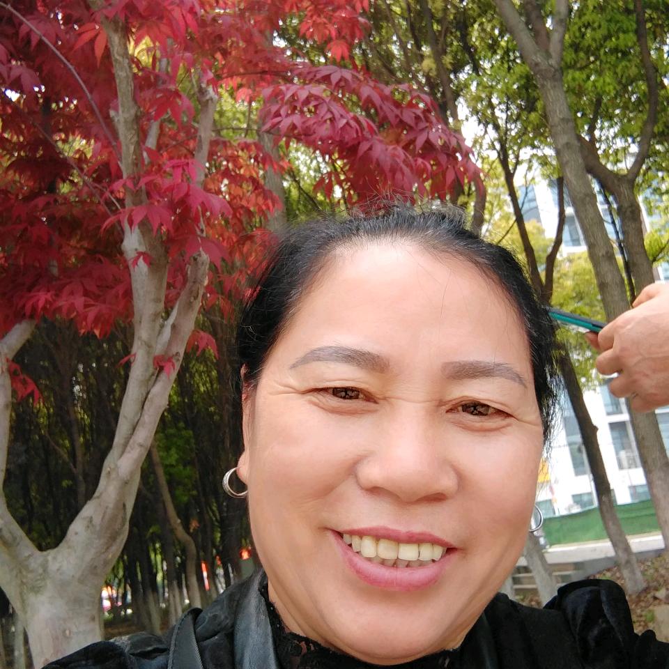我是个傻女人拒绝连赞拒绝私聊