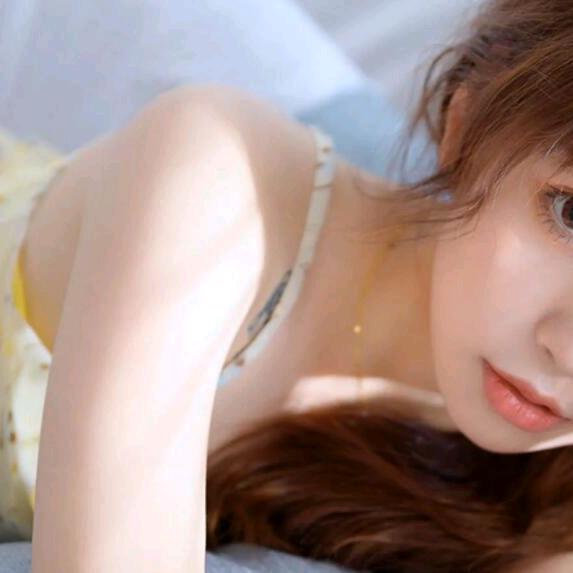 窗帘卷起我的发