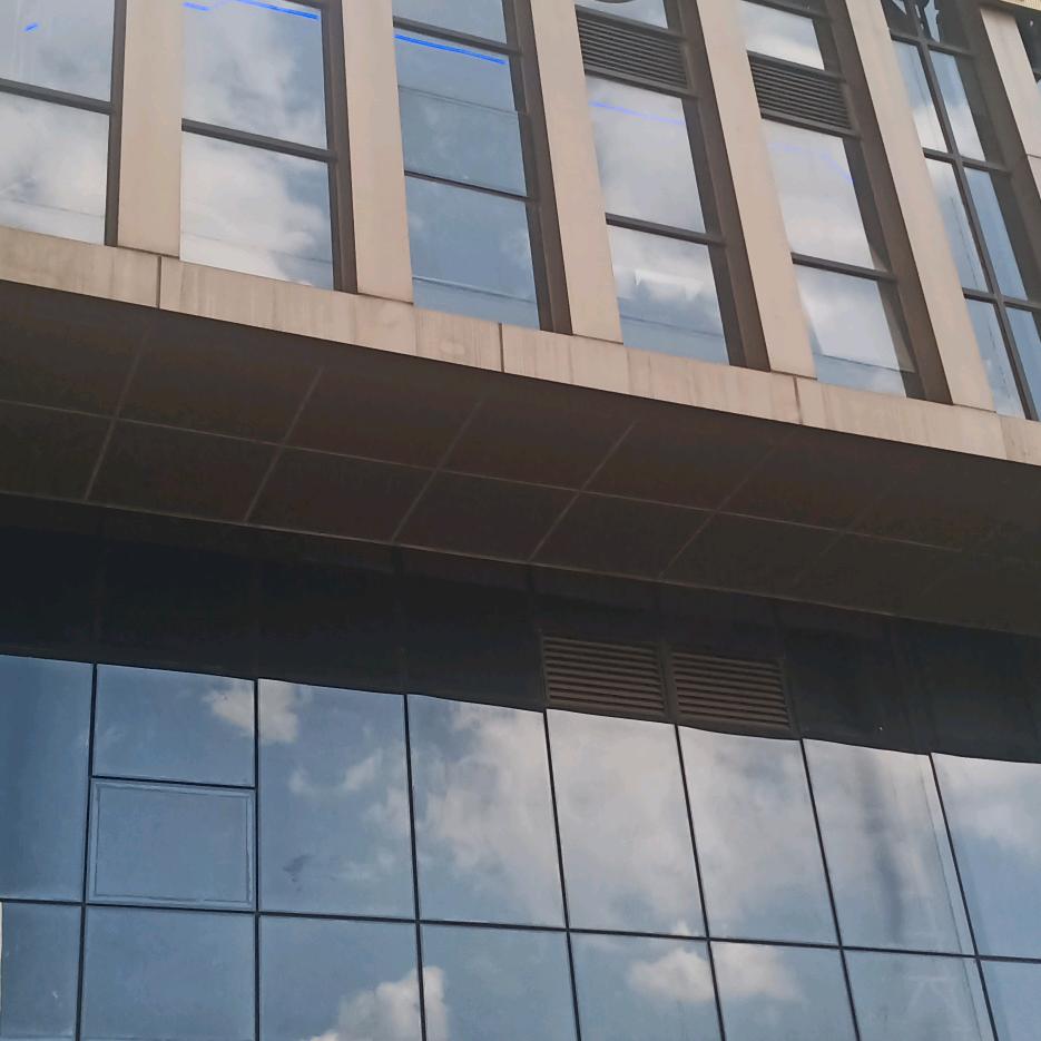 英格丽，鑫龙强门业大型批发，别墅，，木