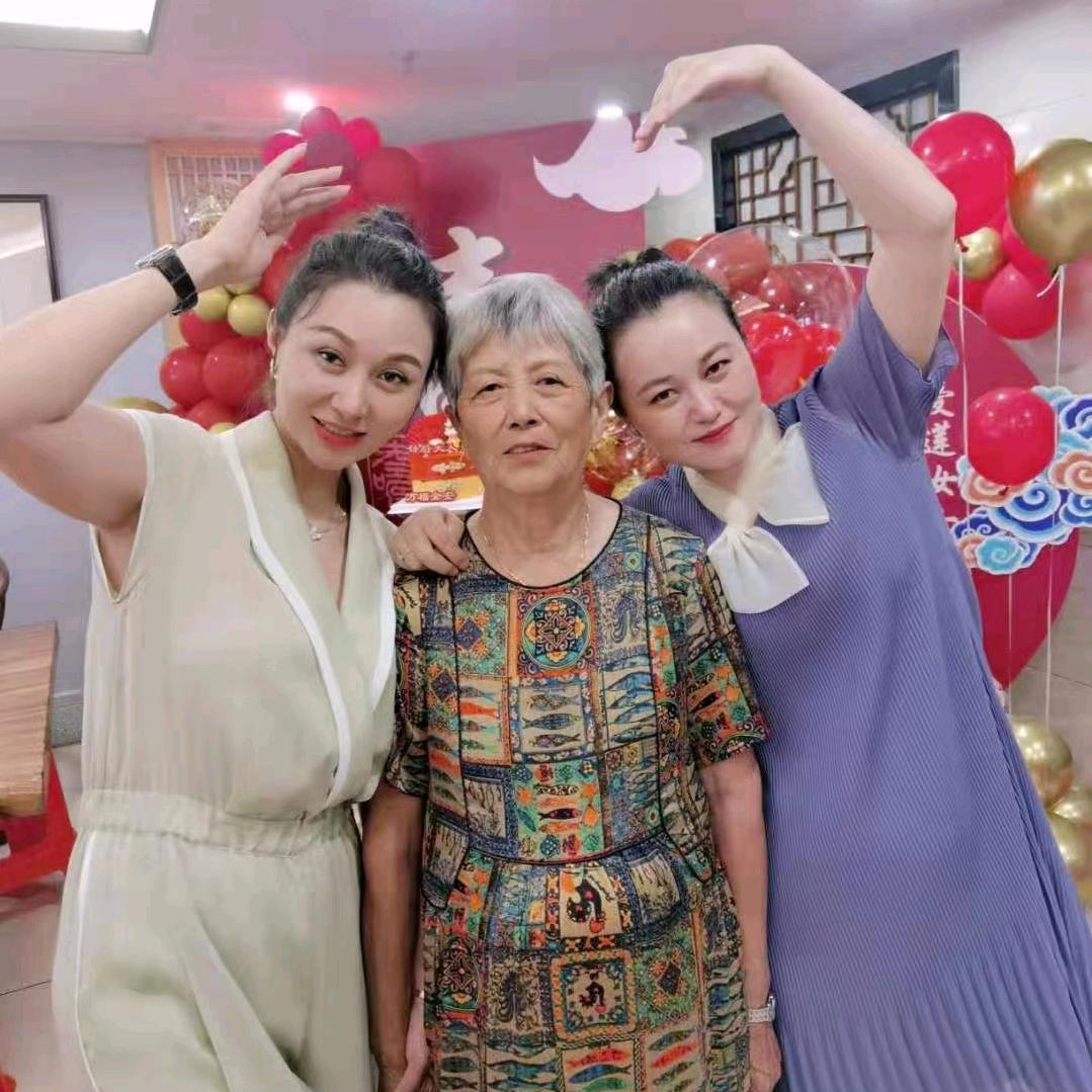 用户978954298198丁家奶奶