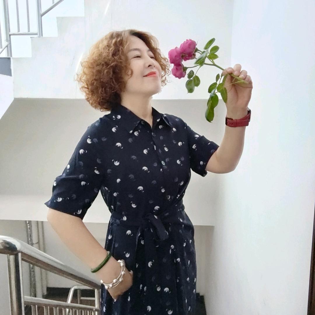 西安市阎良区女人缘服装店