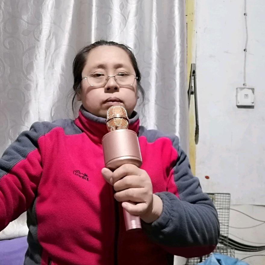 青青（喜好唱歌🎤）