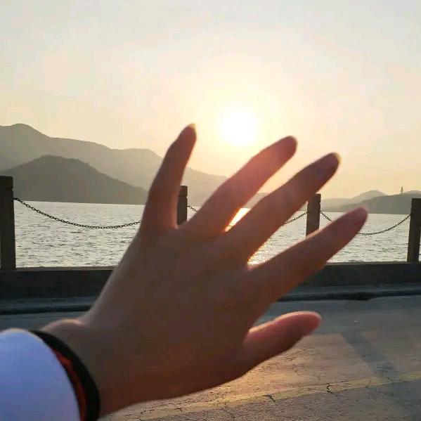 做个俗人贪财好色