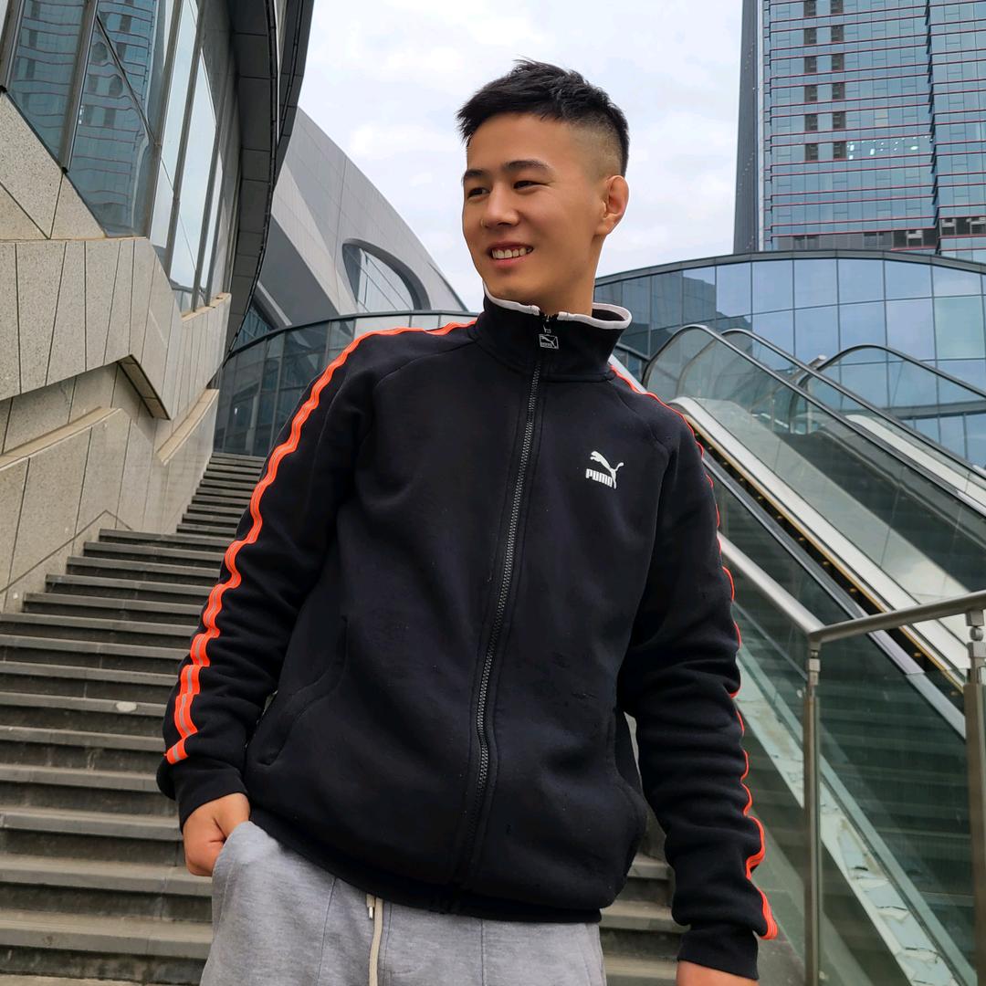 小刘爱钓鱼