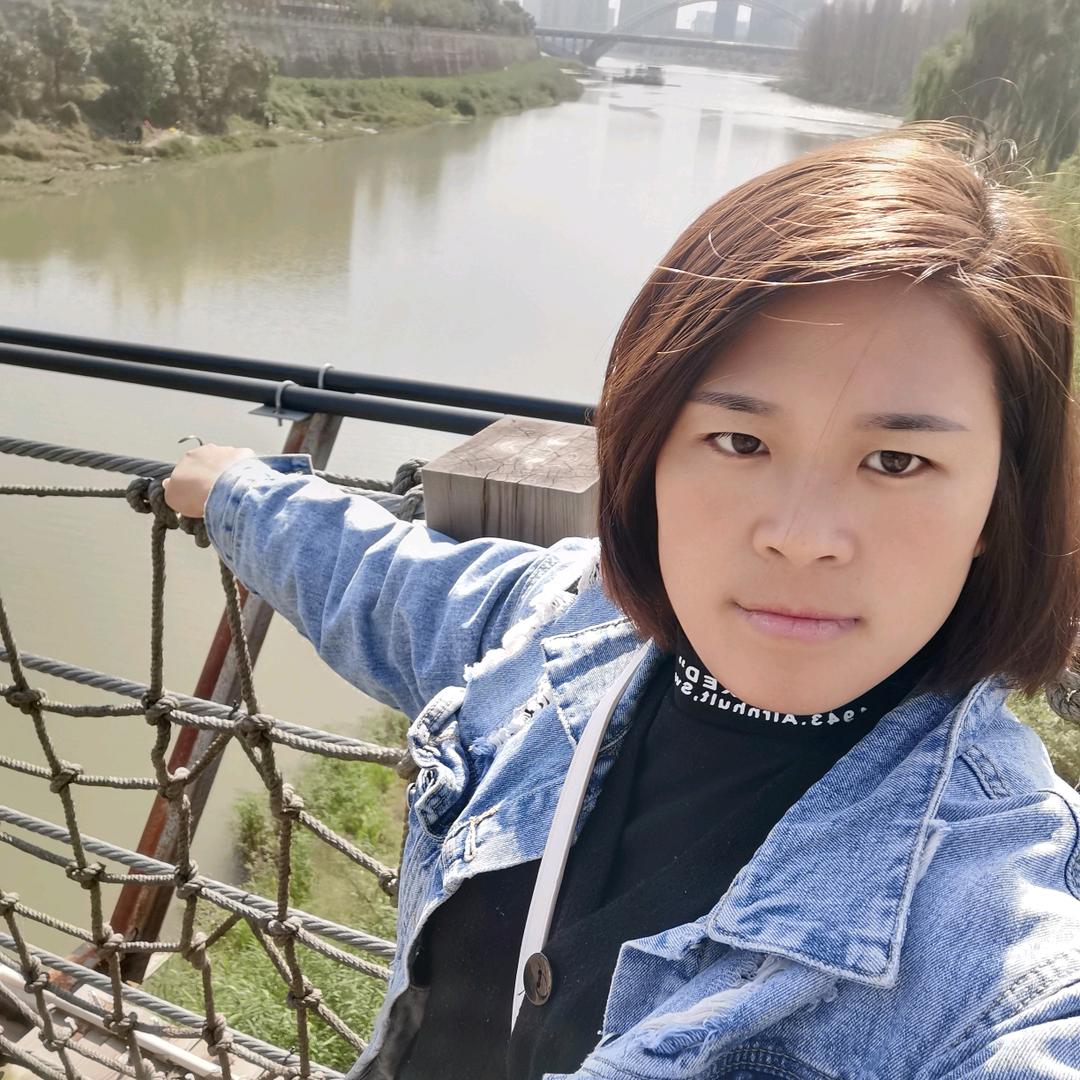 跟车小妹儿