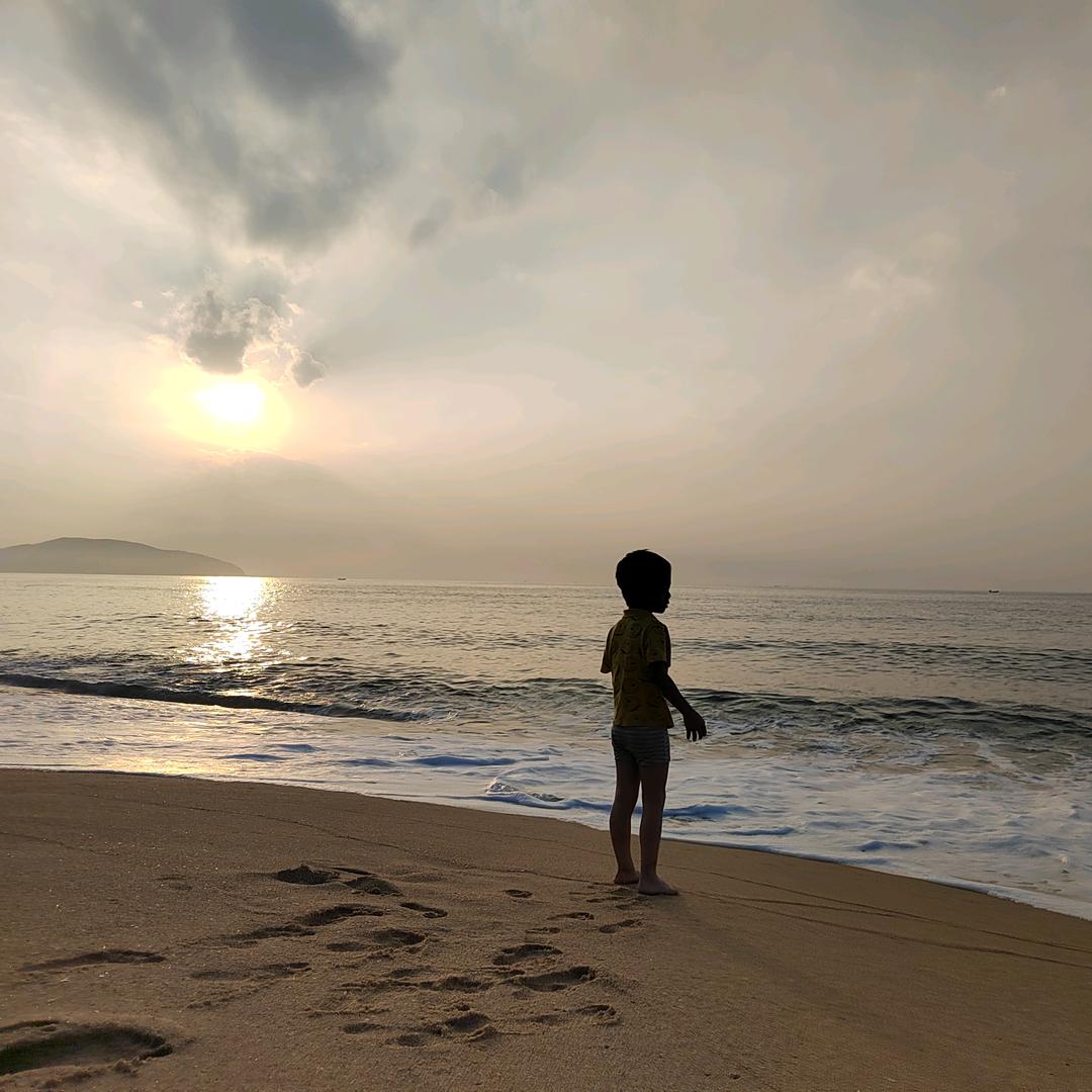 小小包爱吃包