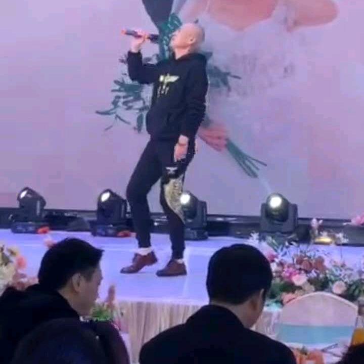 丫.W.H