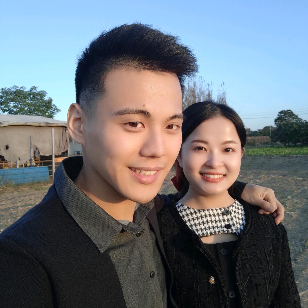 在胡集炒鸡的小杨