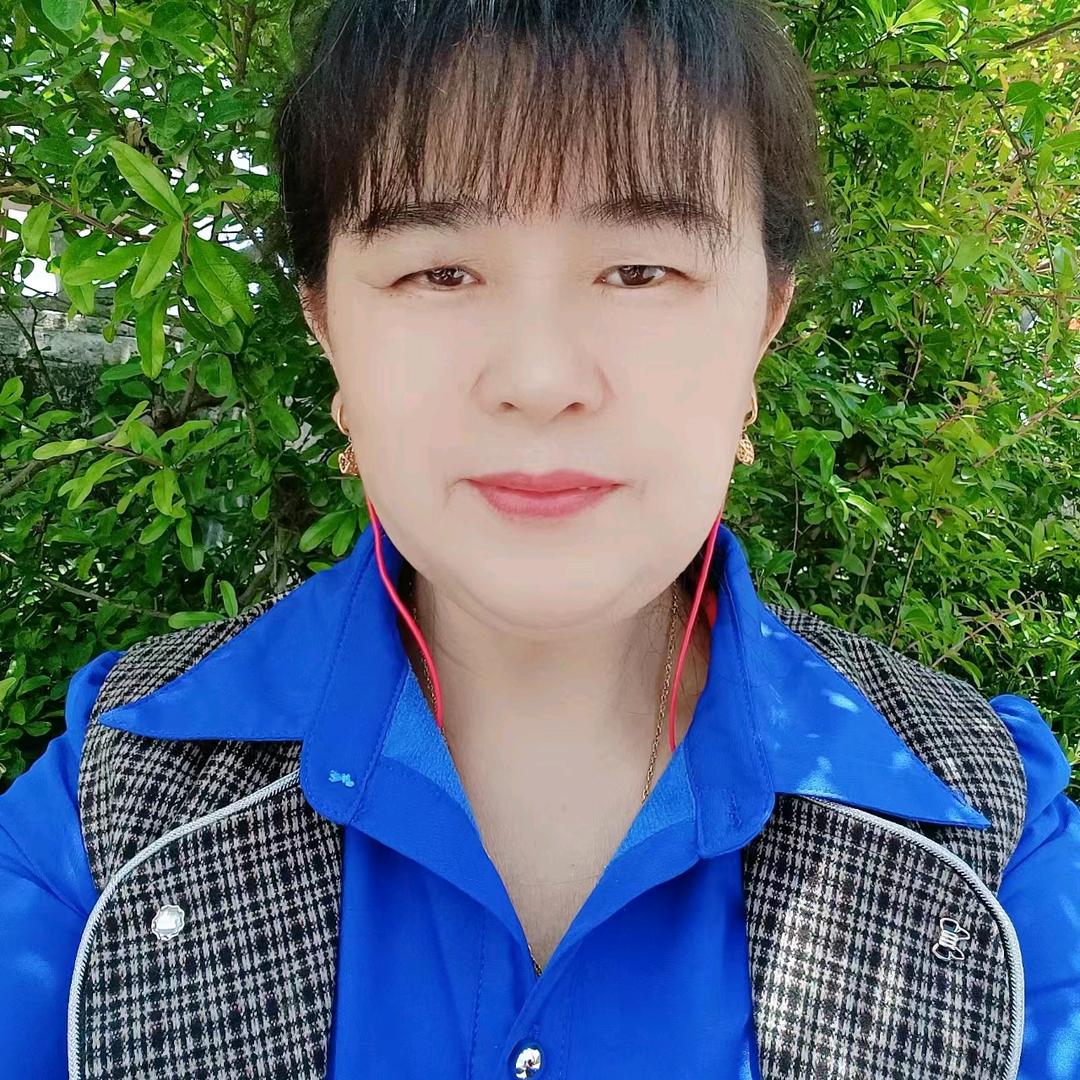 重庆兰姐，中午一点点开播欢迎光临
