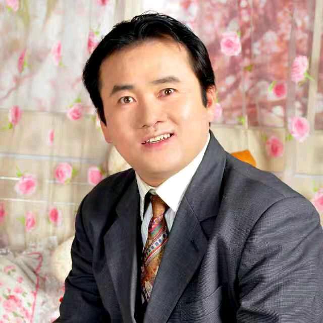 李四平网红摄影名优产品代言人