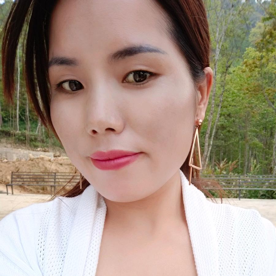 哈尼姑娘