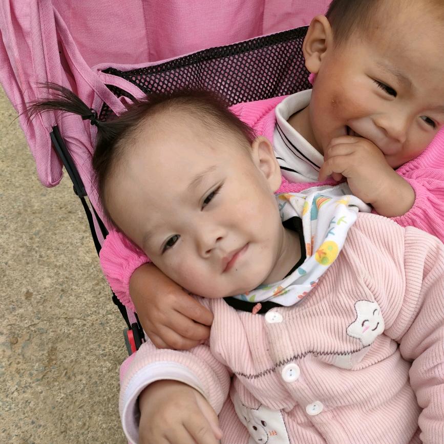 苗族罗小梦
