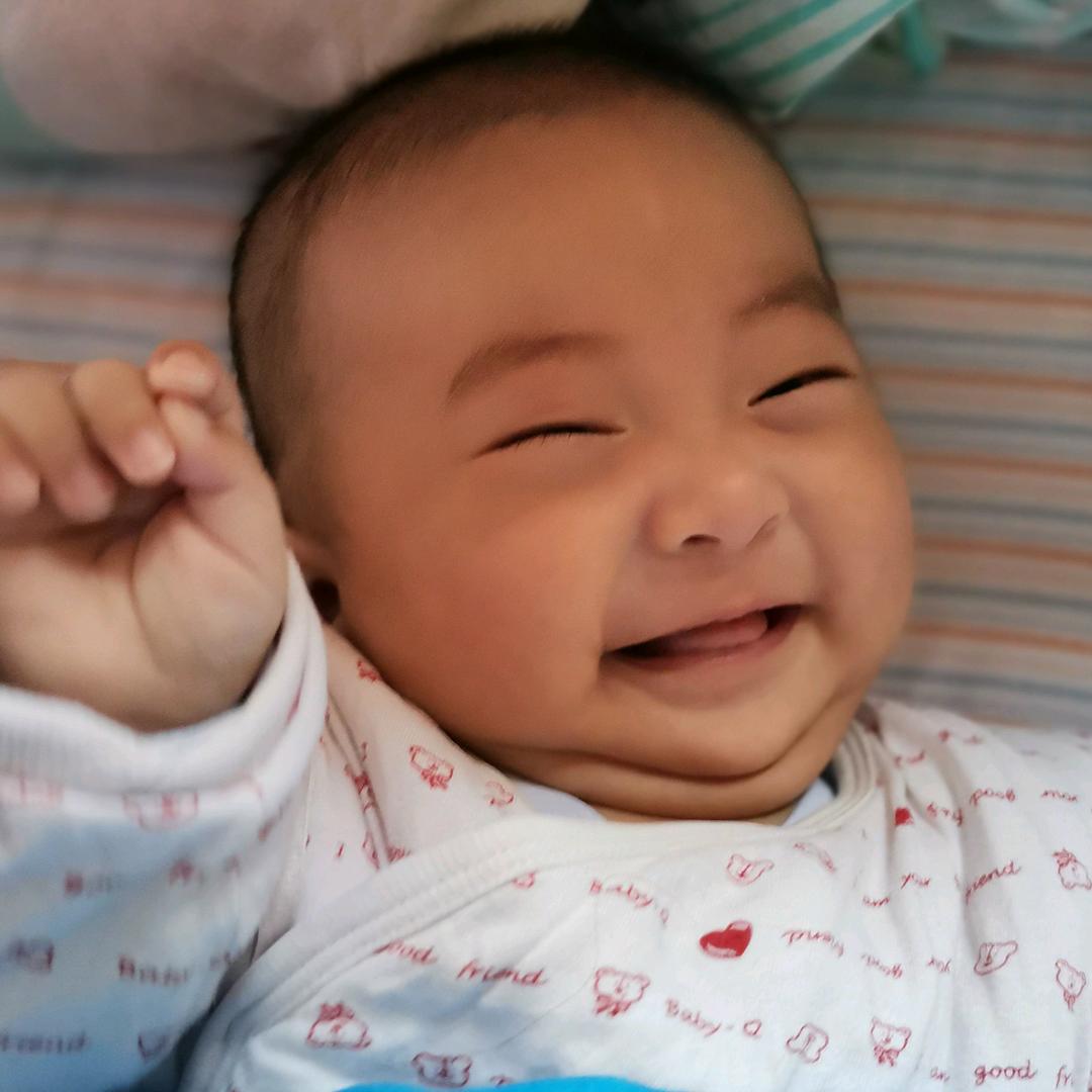 小孩有点黑