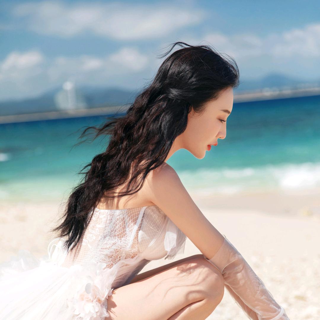 不主持的女演员是郝老师