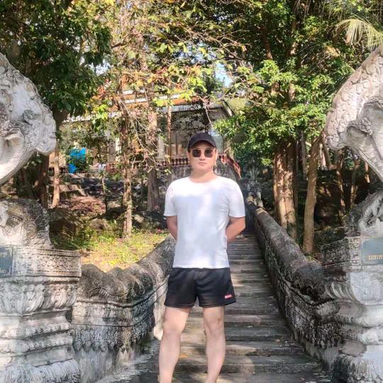 奢侈品鉴定师小闫