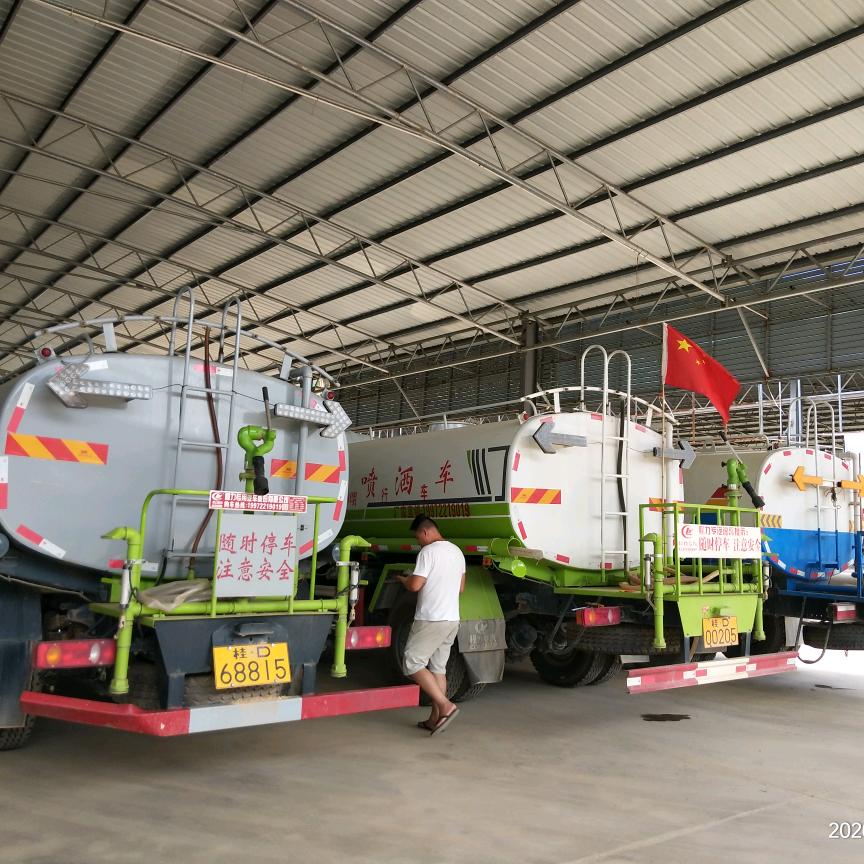 洒水车出租一一小钟