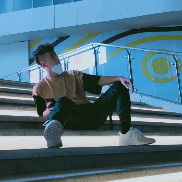 李们眼里的大叔😎