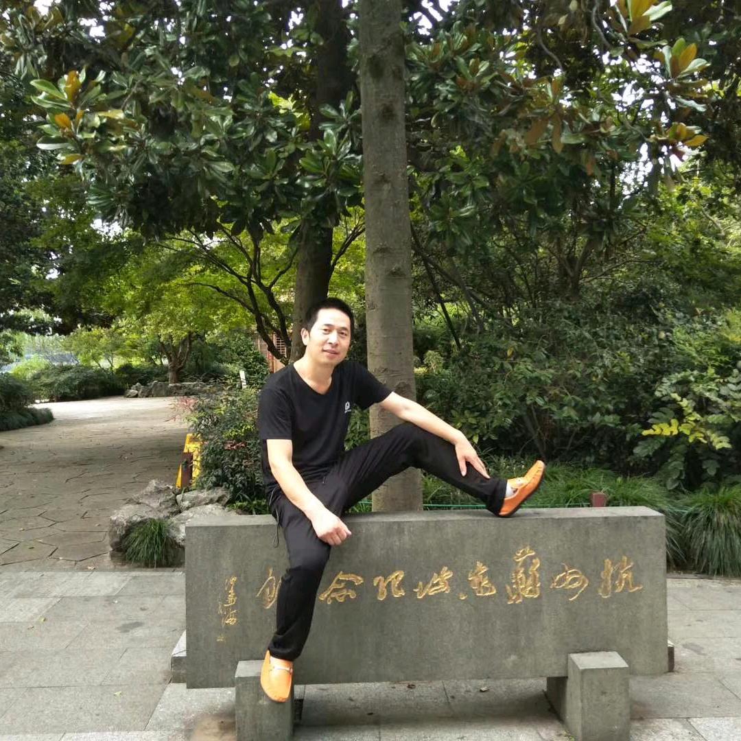 人见人爱，花见花开。