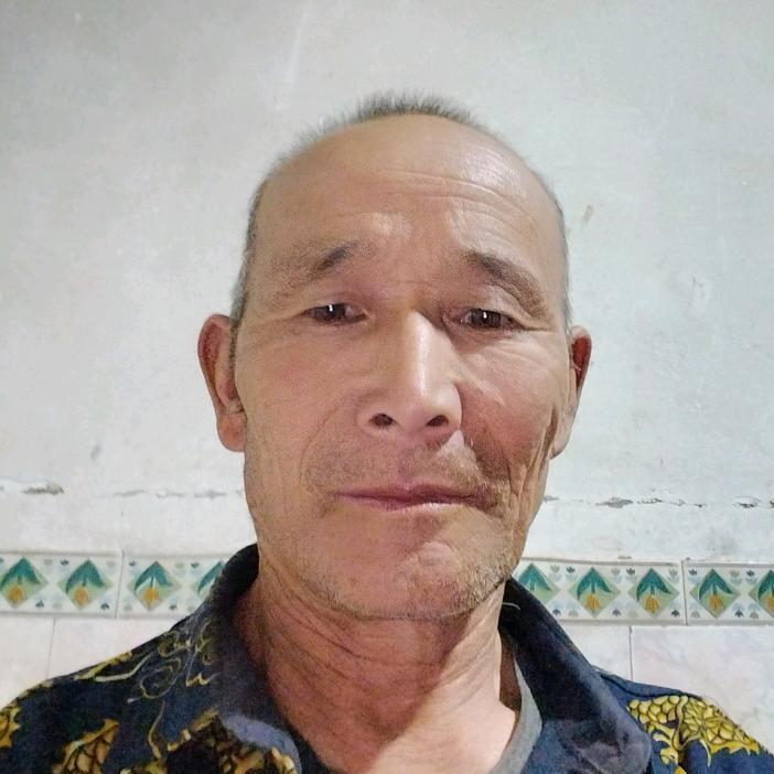 随风欢爱唱歌