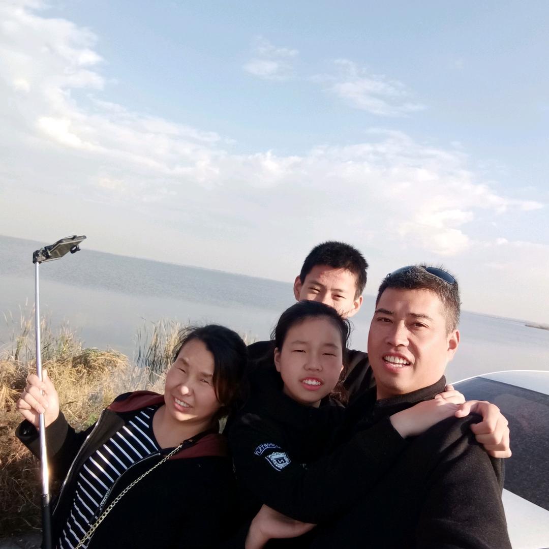 包头市振伟系统门窗厂