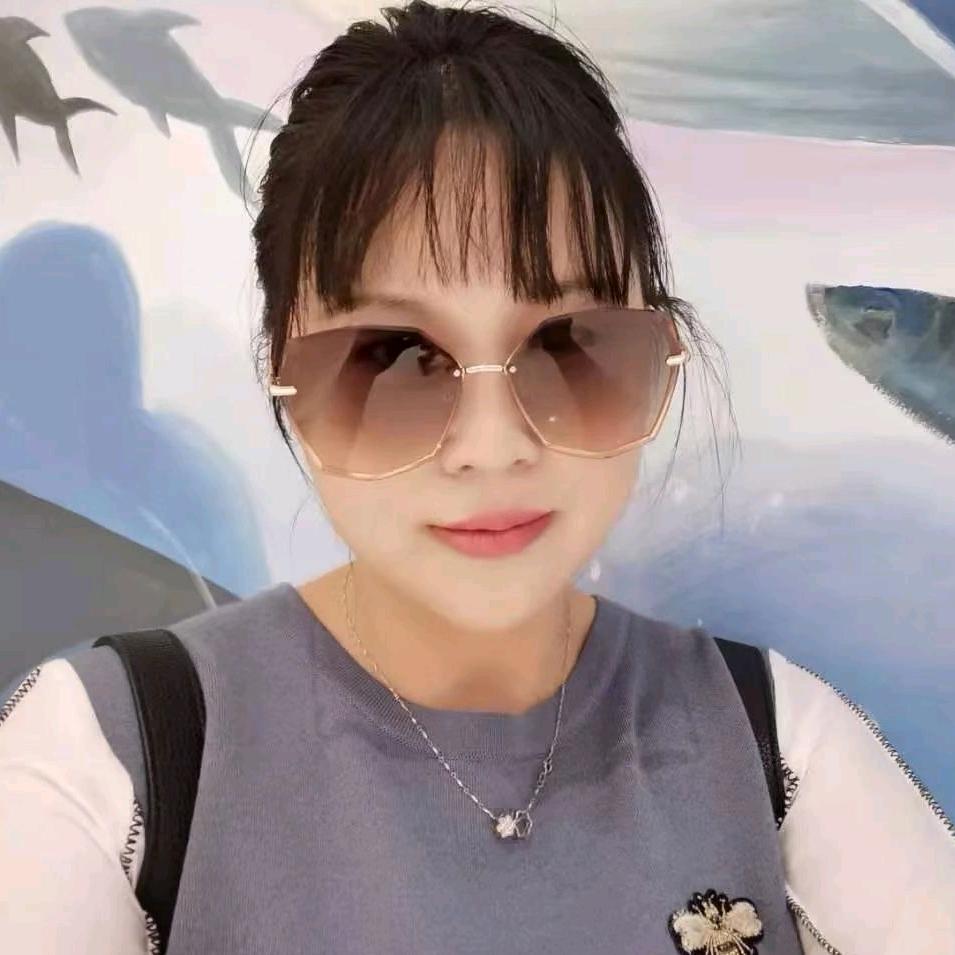 肖肖吃喝玩乐