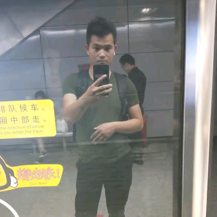 年轻孤单