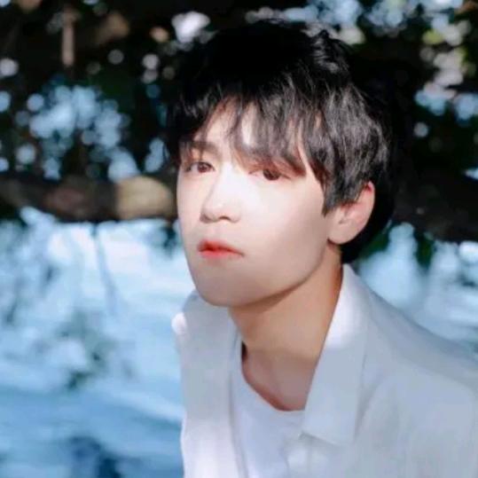 “༺༃霸༒总༃༻”